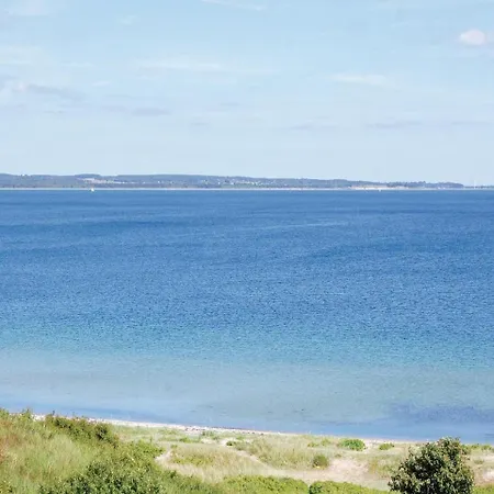 Three-bedroom Holiday In Knebel