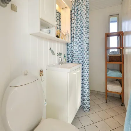 Three-bedroom Holiday In Knebel