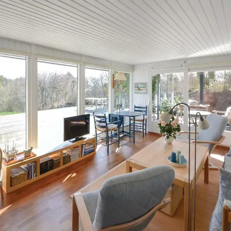 Three-bedroom Holiday In Knebel